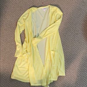 Small Caroline sweater Lularoe.